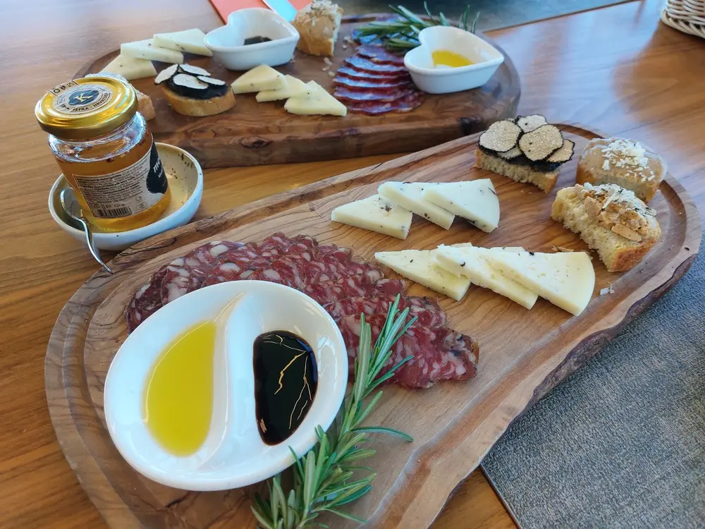 Sommelierka olivového oleje: degustace a párování s jídlem